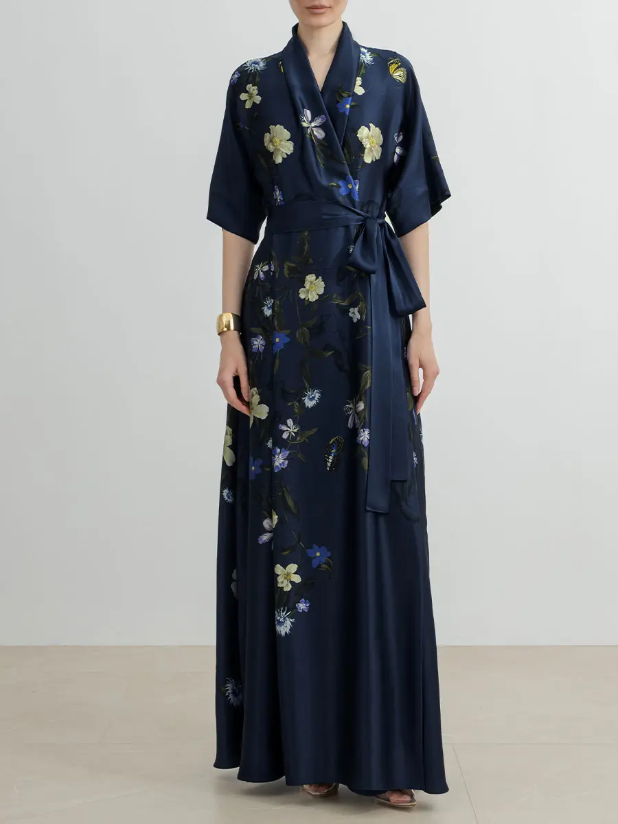 Платье из шелка