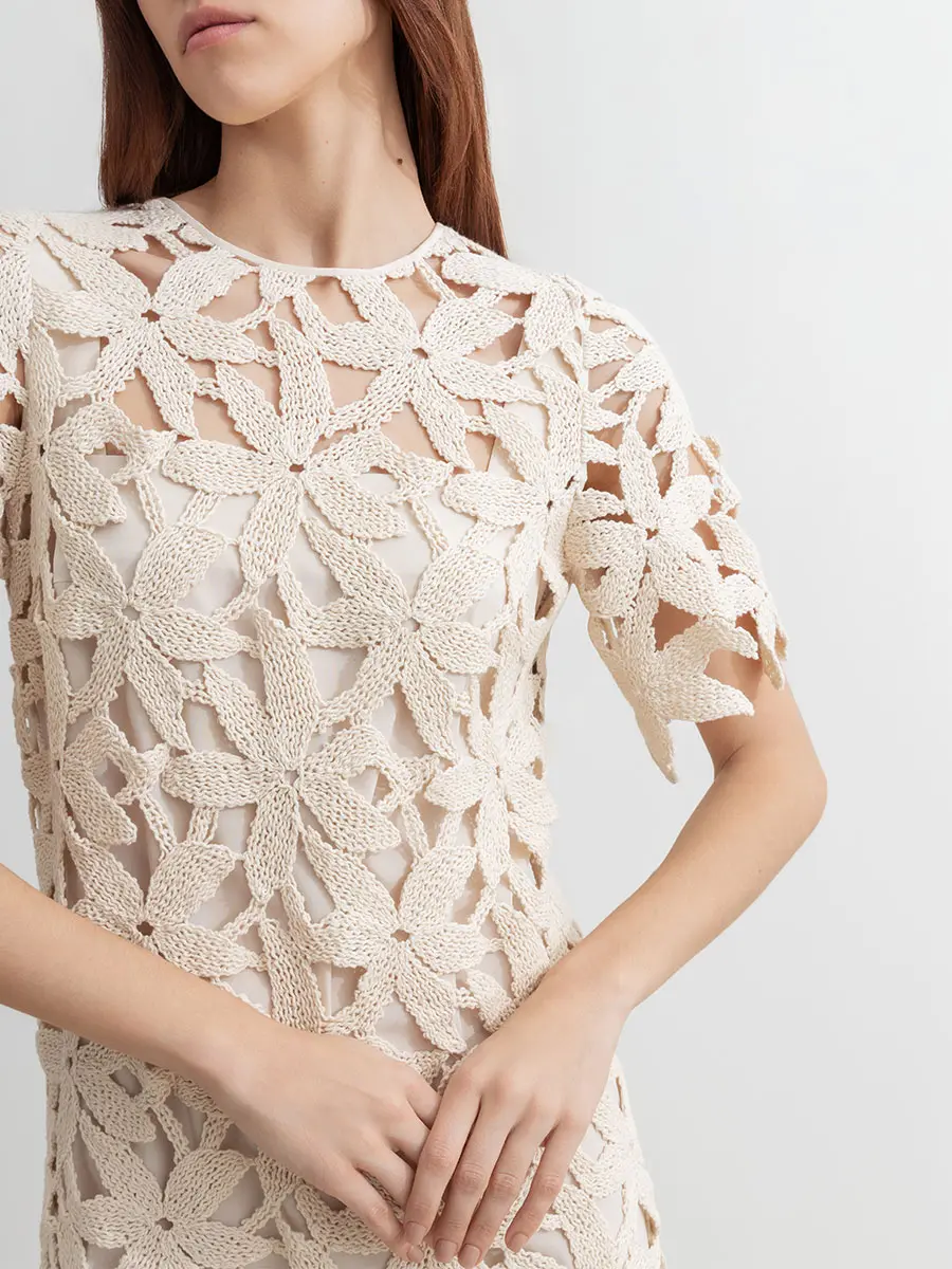 Платье кружевное