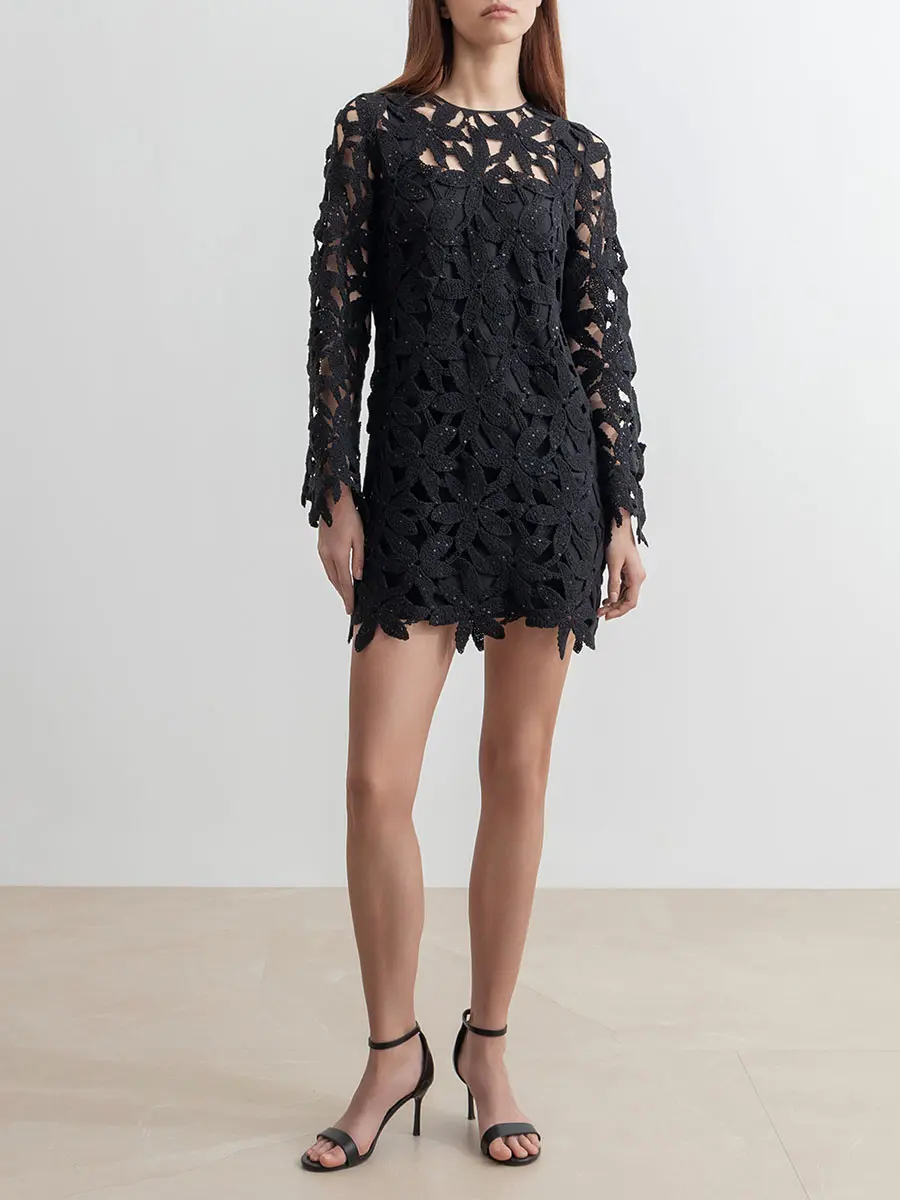 Платье кружевное