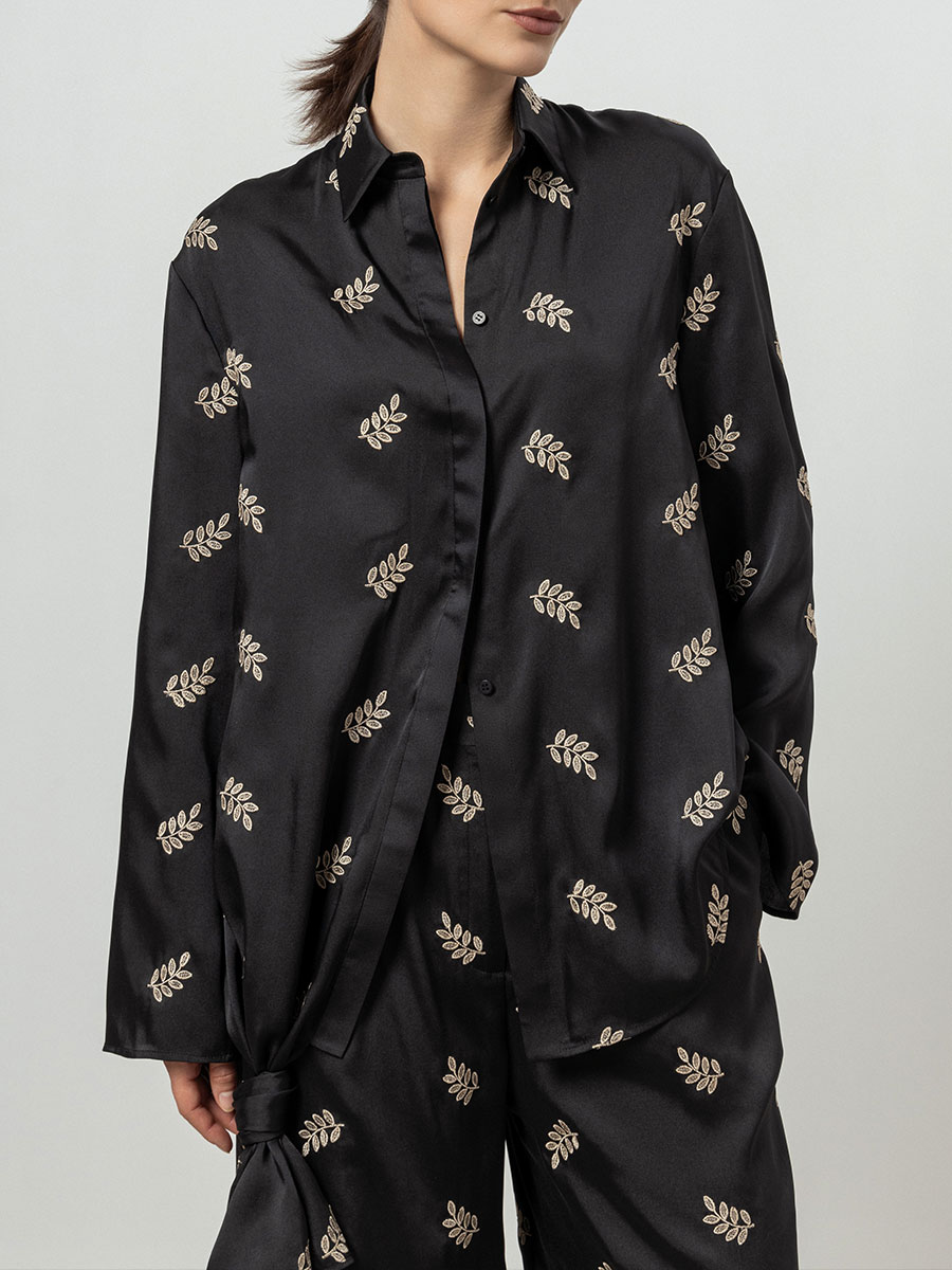 Рубашка с вышивкой