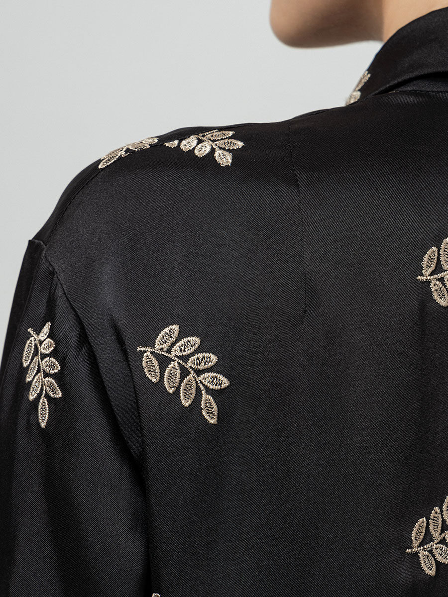 Рубашка с вышивкой