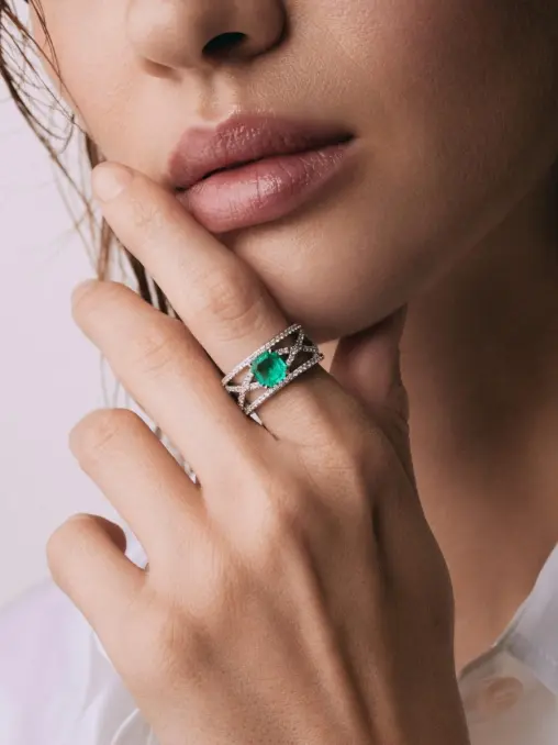 Кольцо с изумрудом и бриллиантами ALINA ISSA