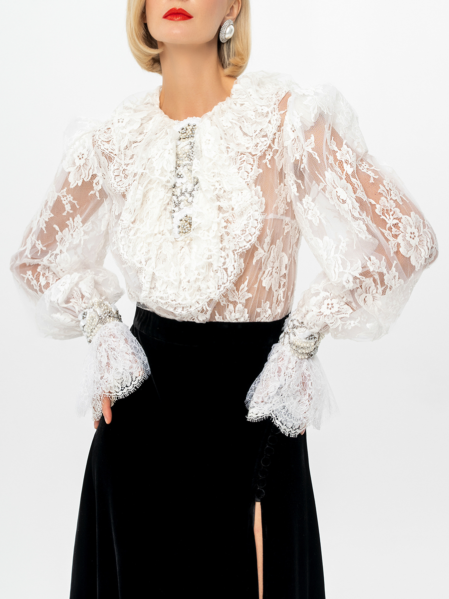 Платье с кружевом