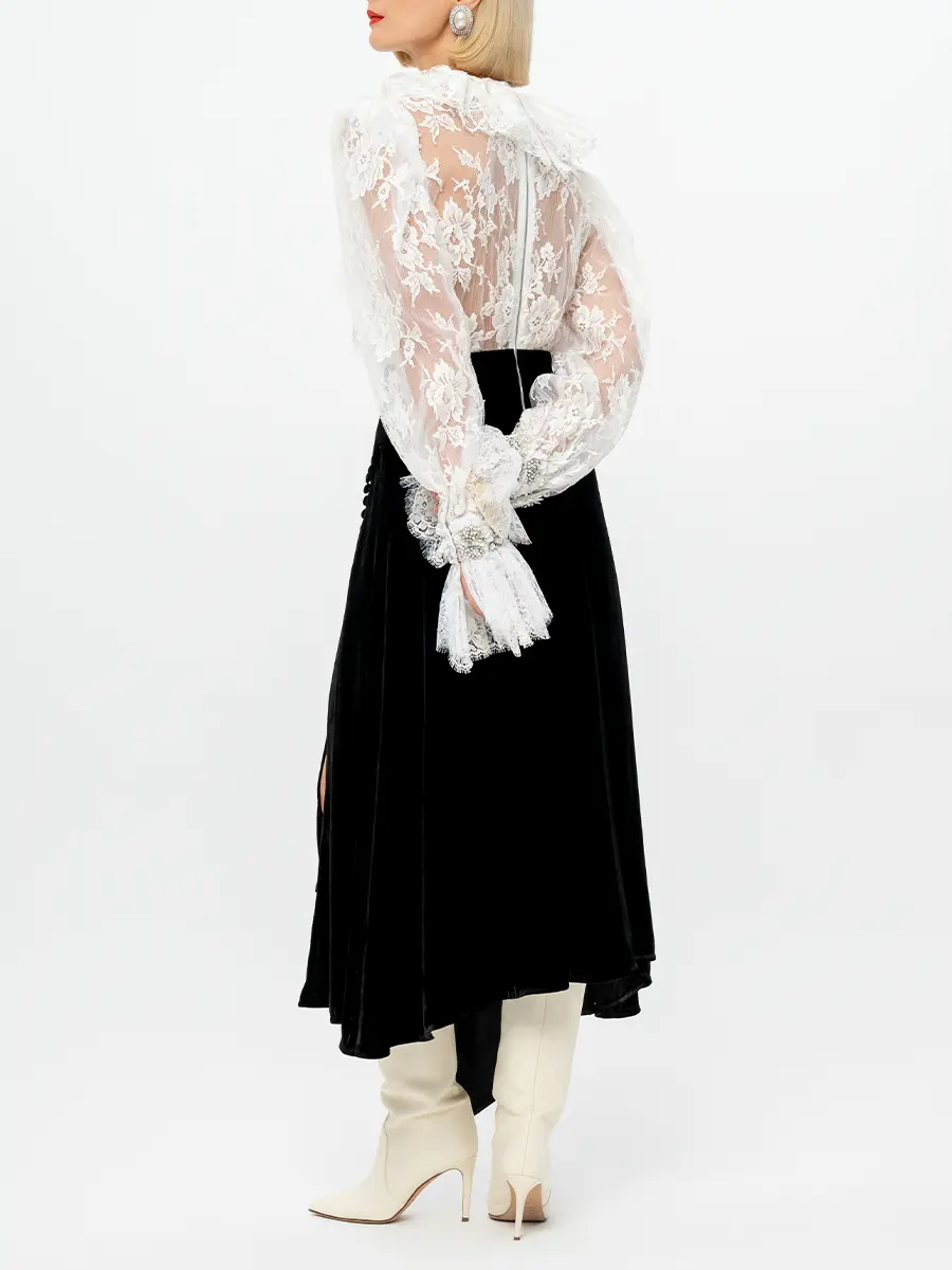 Платье с кружевом