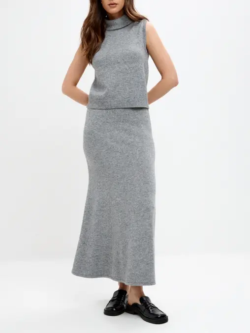 Жилет из вискозы MONLAVV