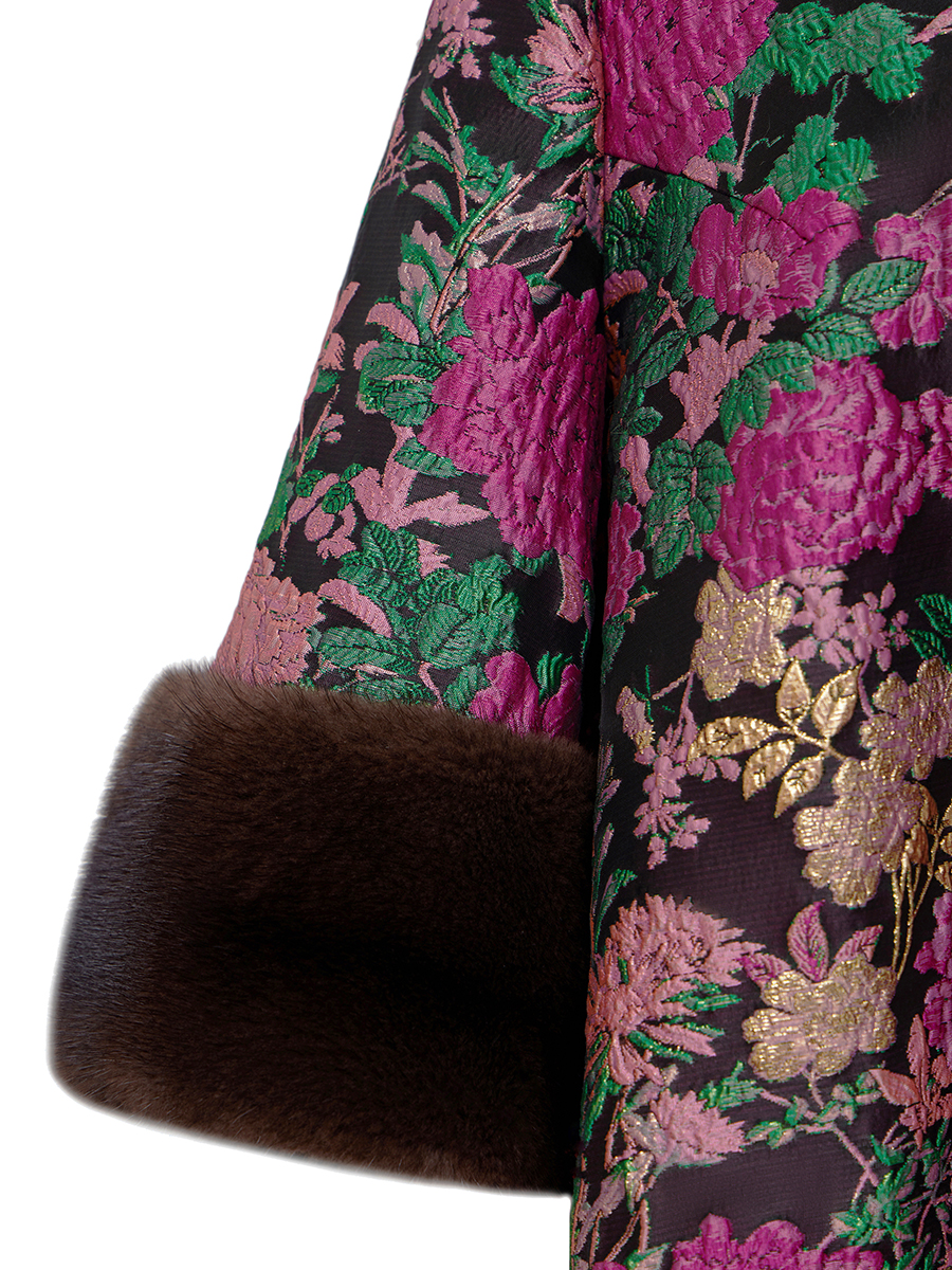 Комплект из жаккарда с мехом норки