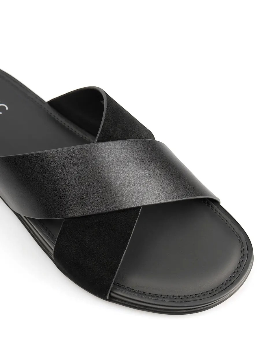 Шлепанцы кожаные