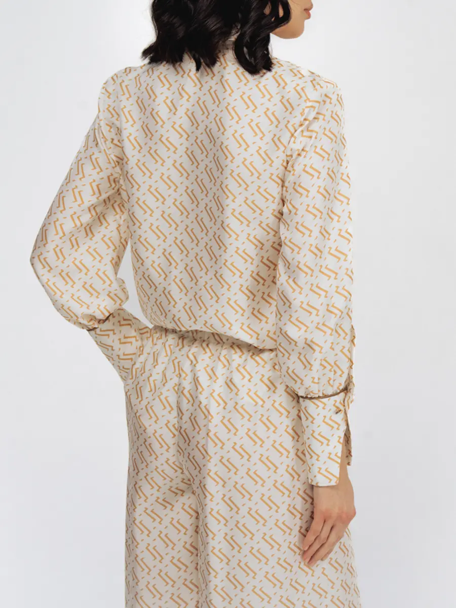 Блуза шелковая