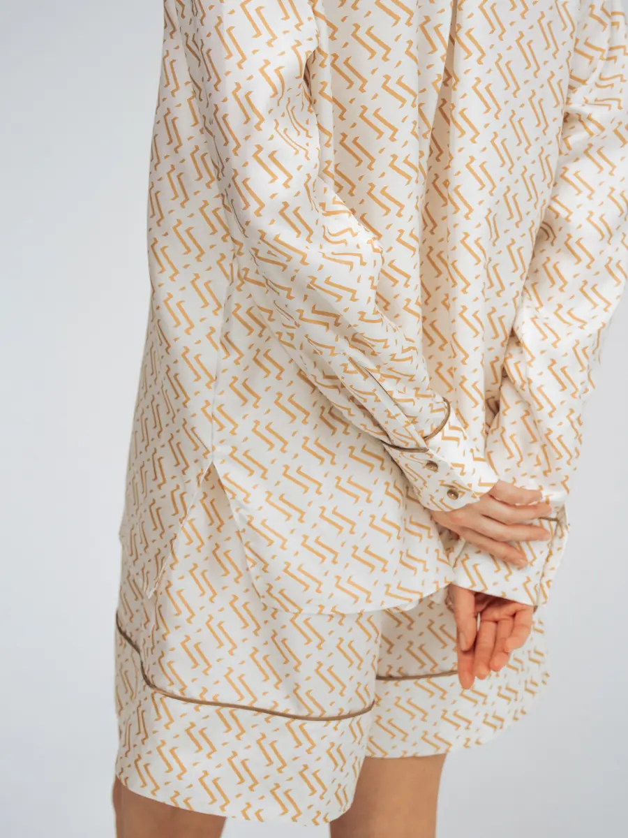 Блуза шелковая