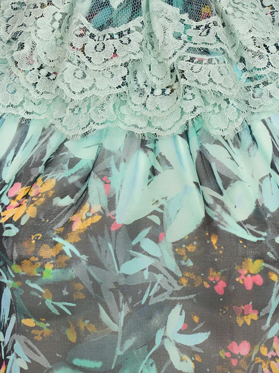 Блуза с кружевом