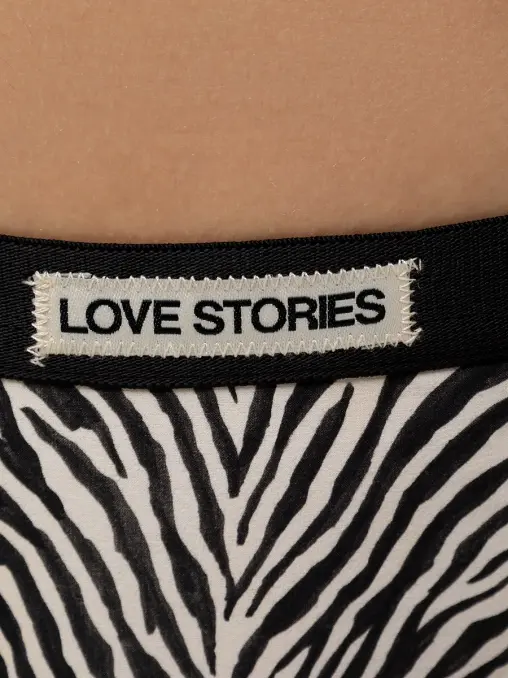 Трусы-стринг с кружевом LOVE STORIES