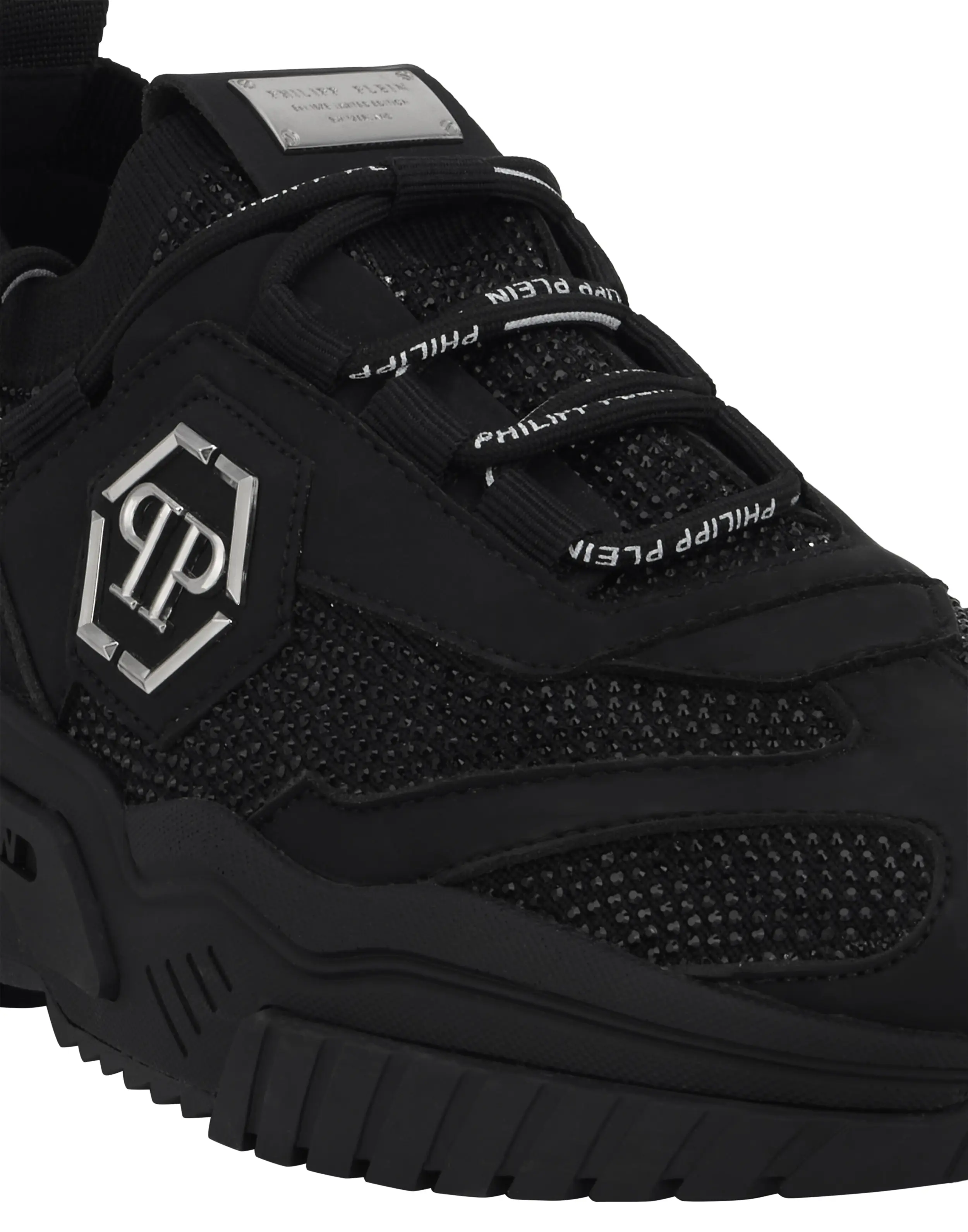 Кроссовки со стразами