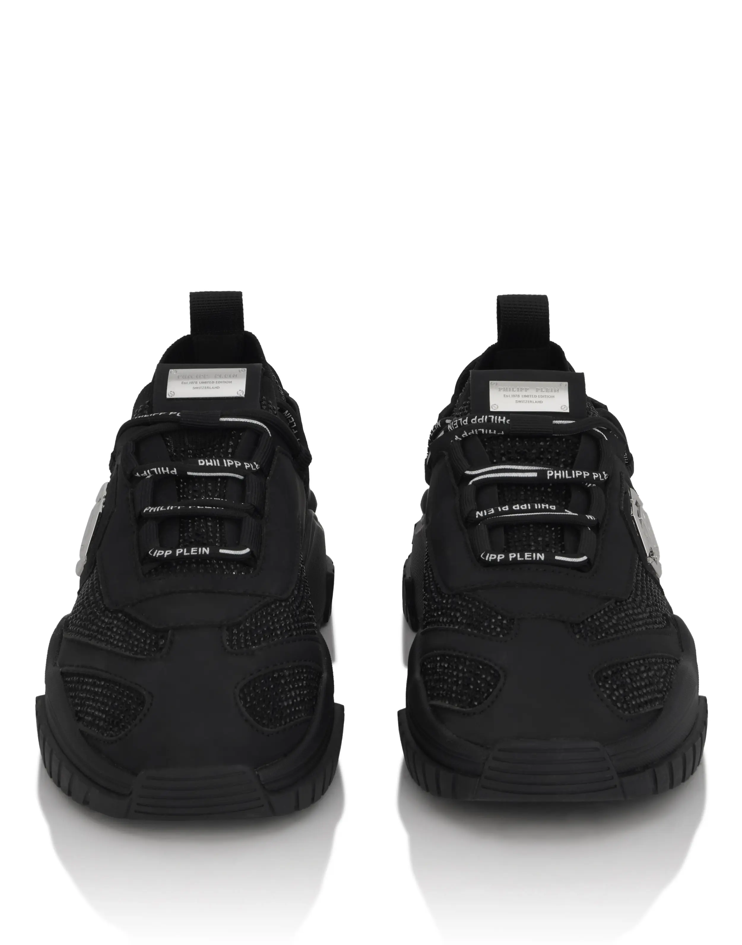 Кроссовки со стразами