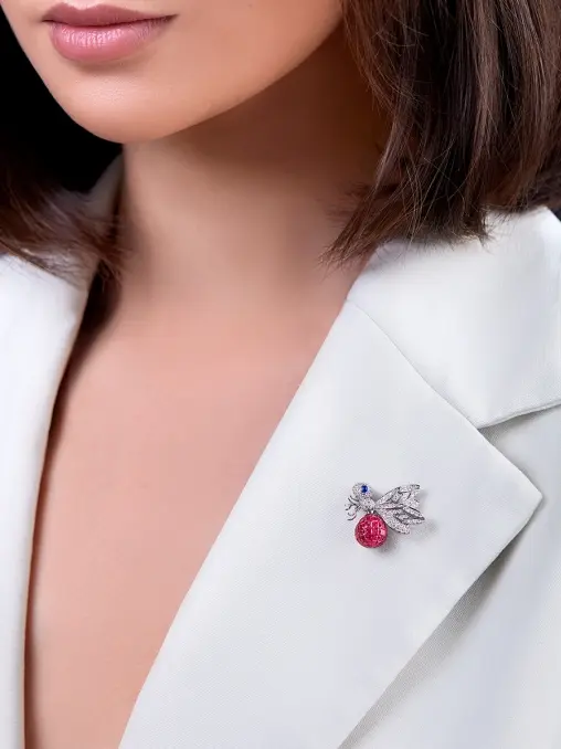 Брошь из белого золота с рубинами, сапфирами и бриллиантами CHAMOVSKIKH JEWELLERY HOUSE