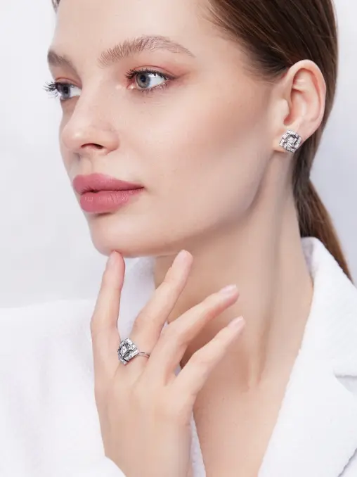 Пусеты из белого золота с бриллиантами CHAMOVSKIKH JEWELLERY HOUSE