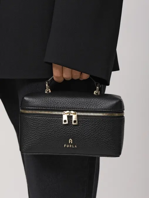 Сумка кожаная Camelia FURLA