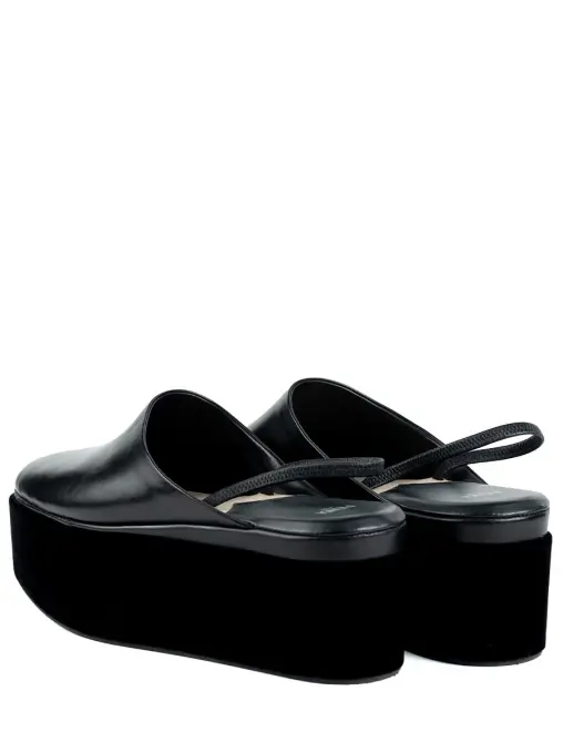 Сабо кожаные FENDI