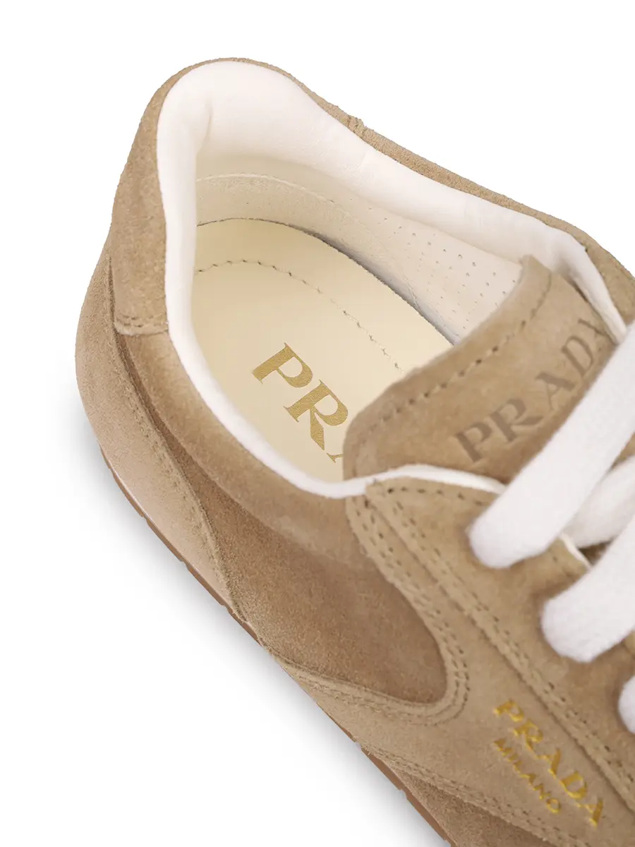 Кроссовки замшевые