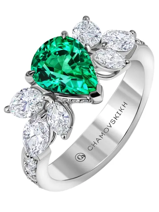 Кольцо из белого золота с изумрудом и бриллиантами CHAMOVSKIKH JEWELLERY HOUSE