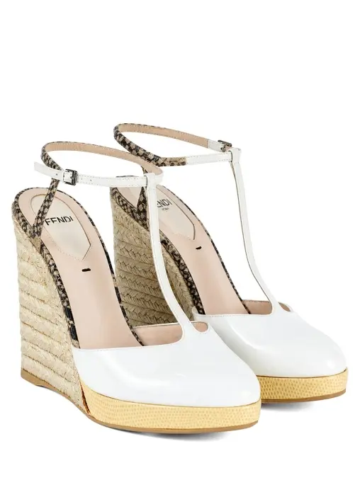 Босоножки кожаные FENDI
