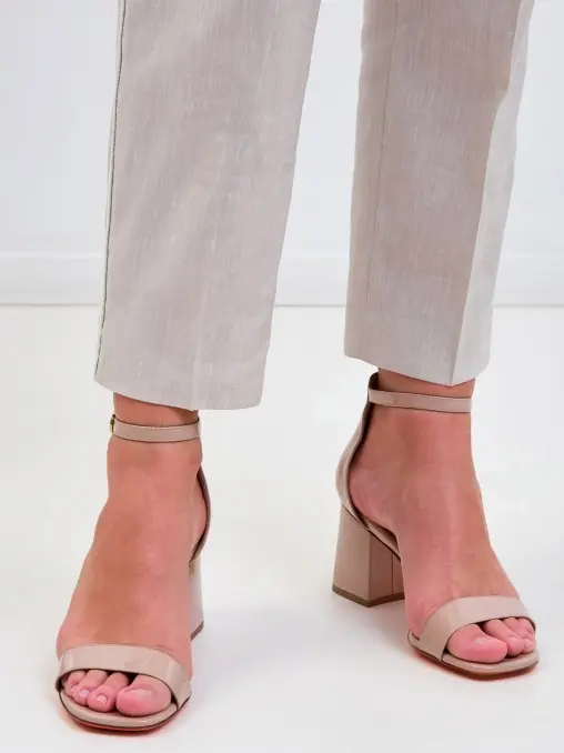 Босоножки кожаные SANTONI