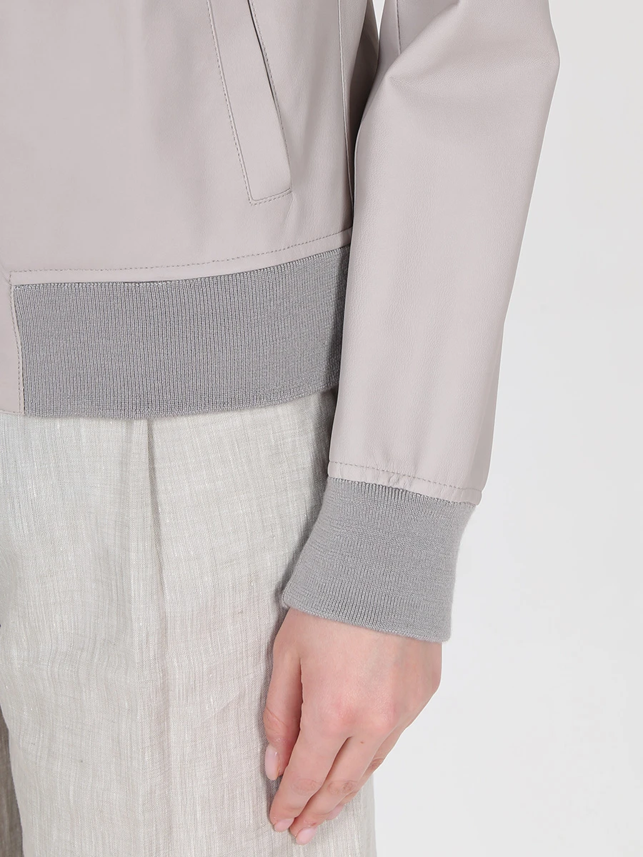 Кожаная куртка-бомбер