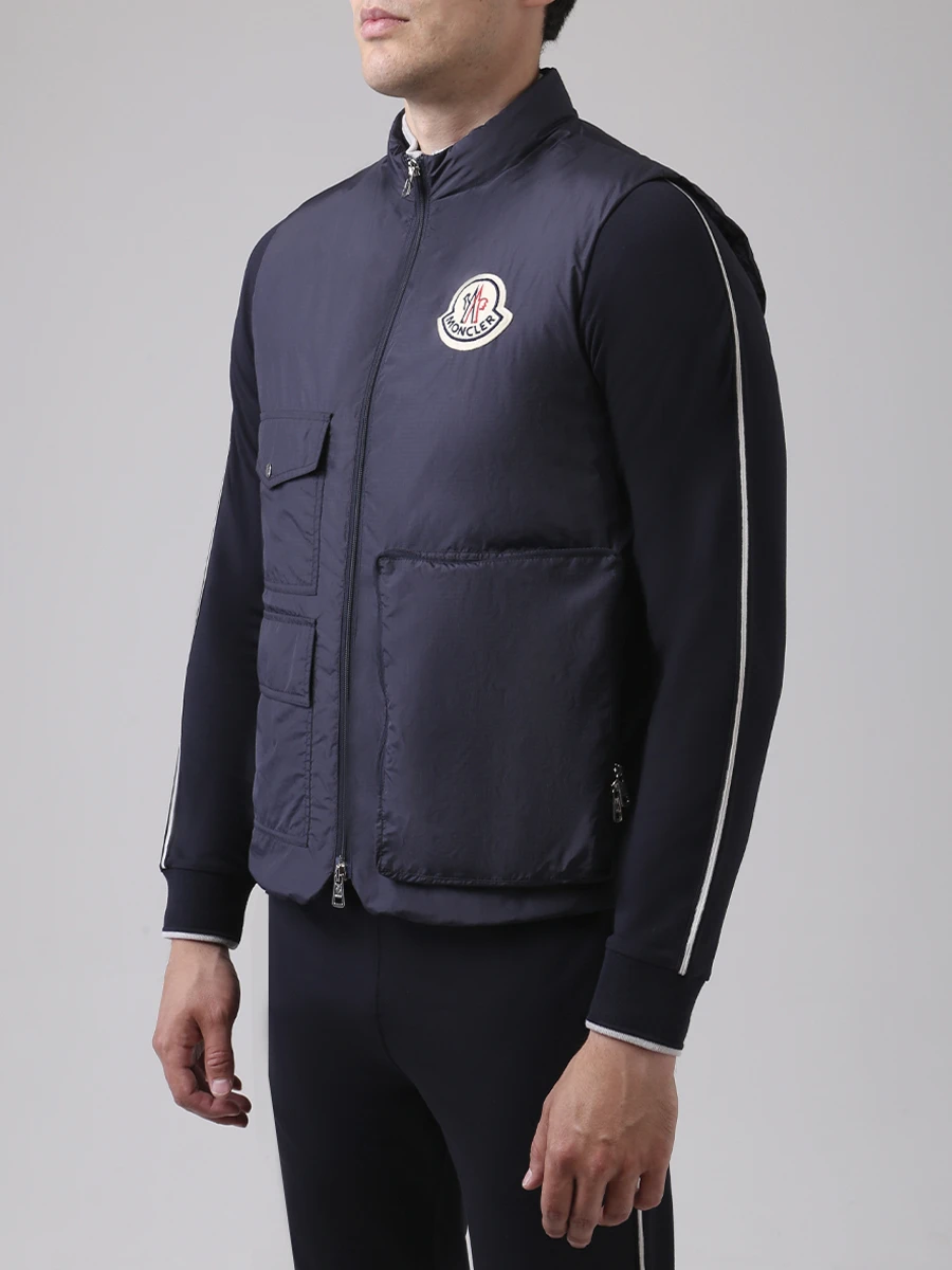 Жилет с накладными карманами