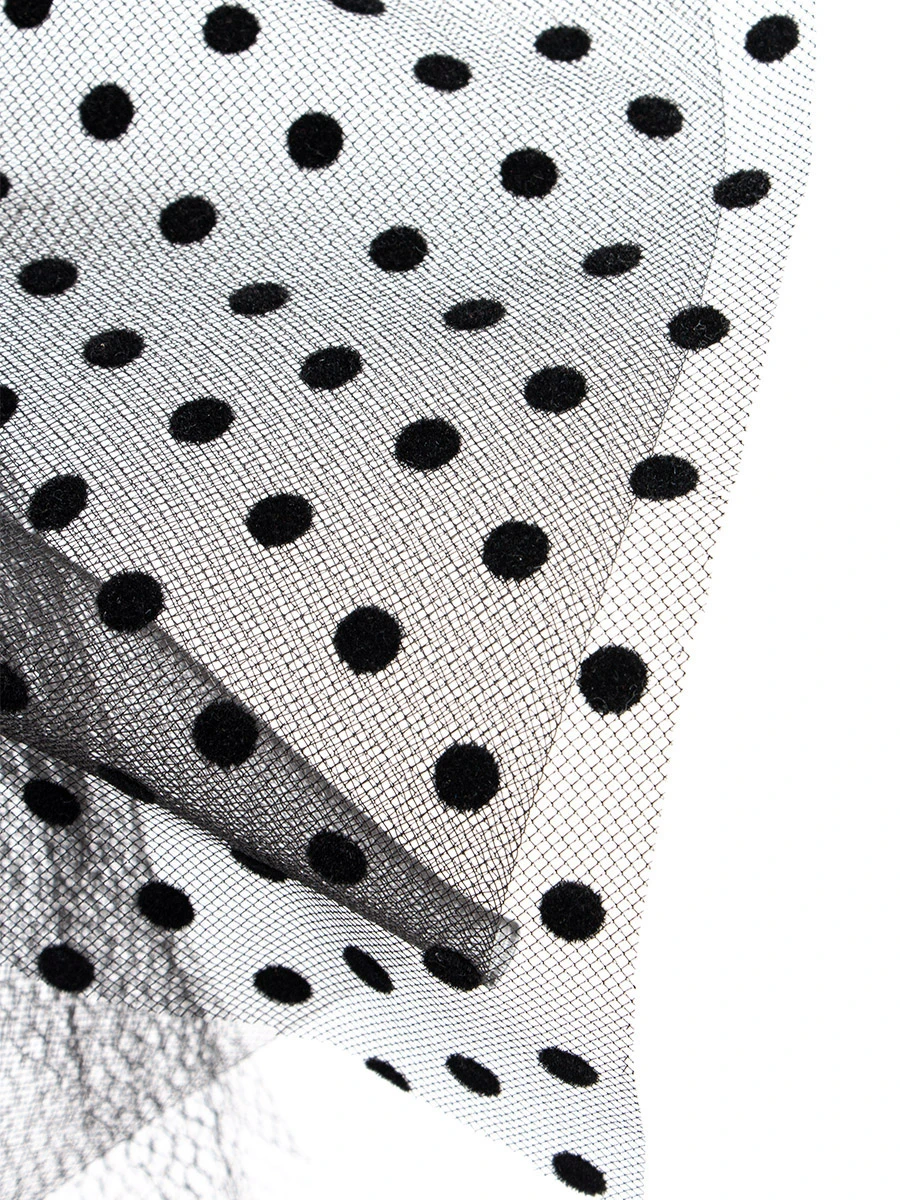 Шляпка с вуалью-сеткой