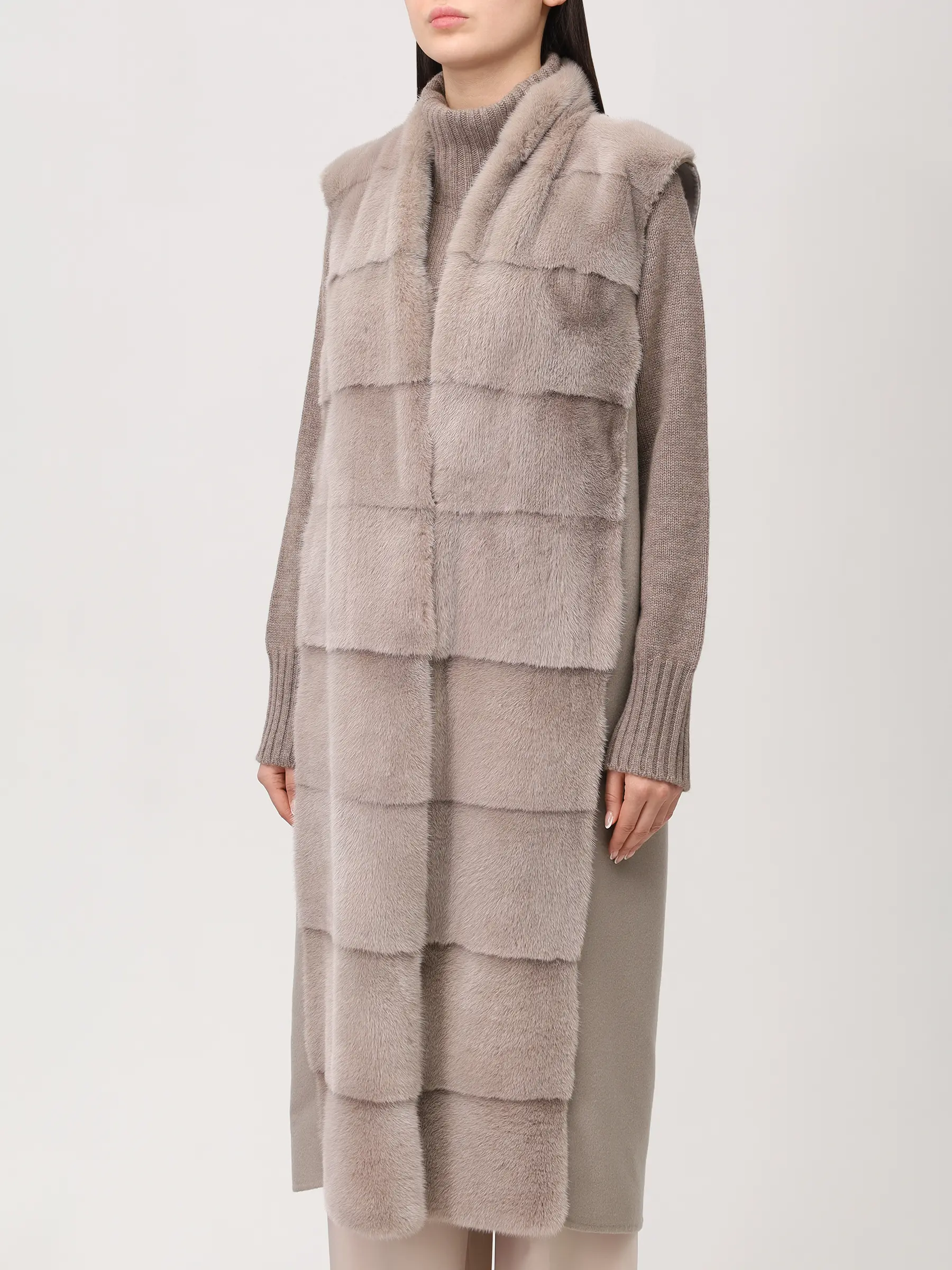 Пальто и меховой жилет