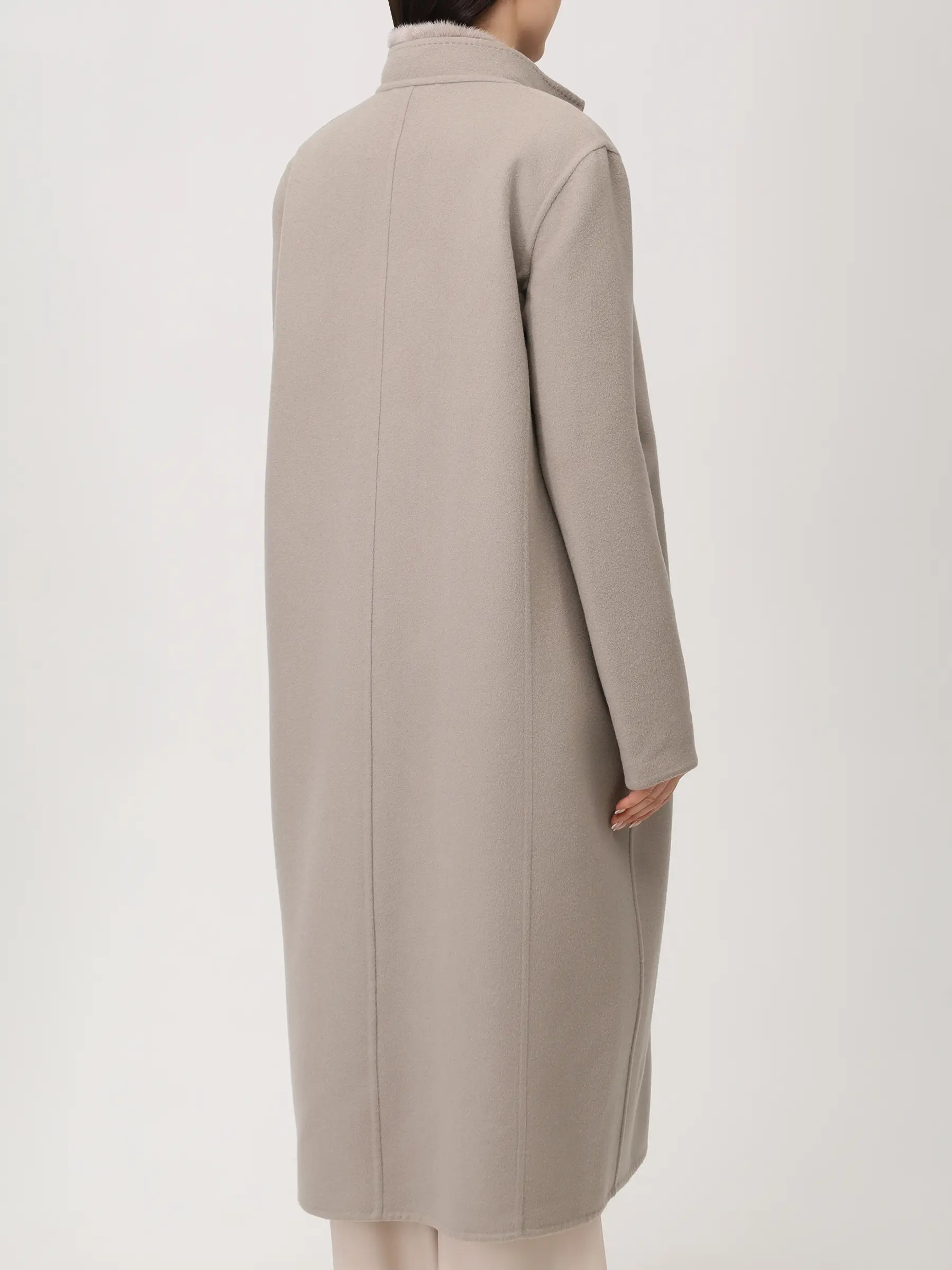 Пальто и меховой жилет