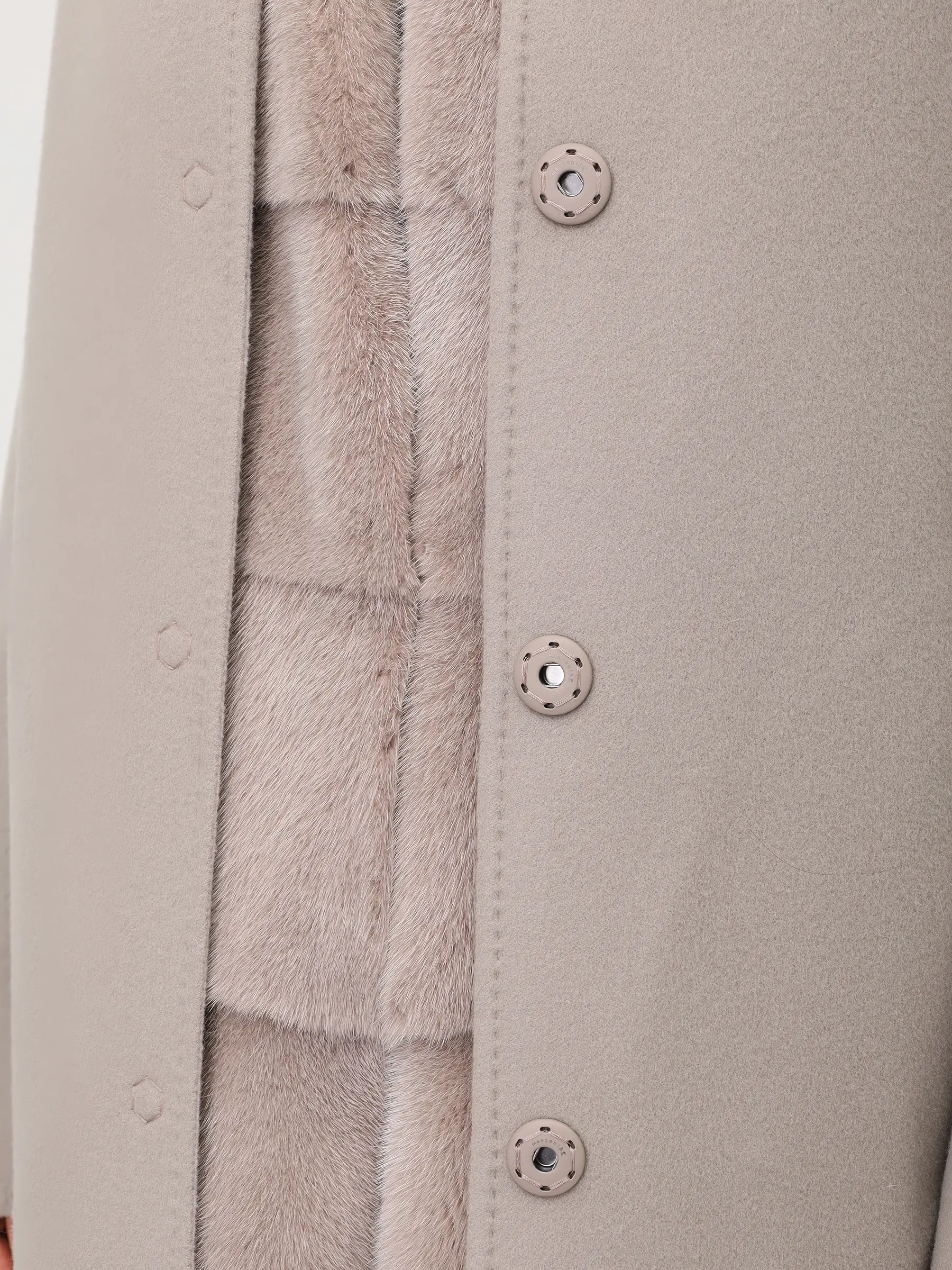 Пальто и меховой жилет