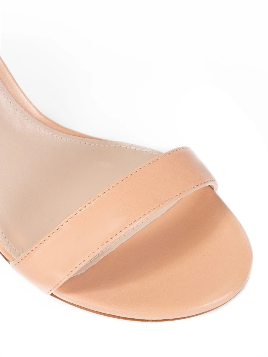 Кожаные босоножки