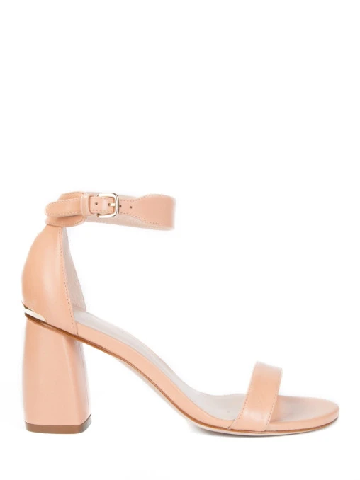 Кожаные босоножки