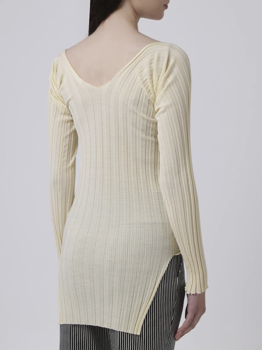 Шерстяной пуловер