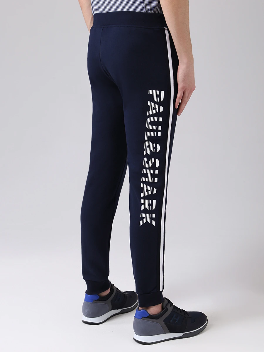 Костюм спортивный