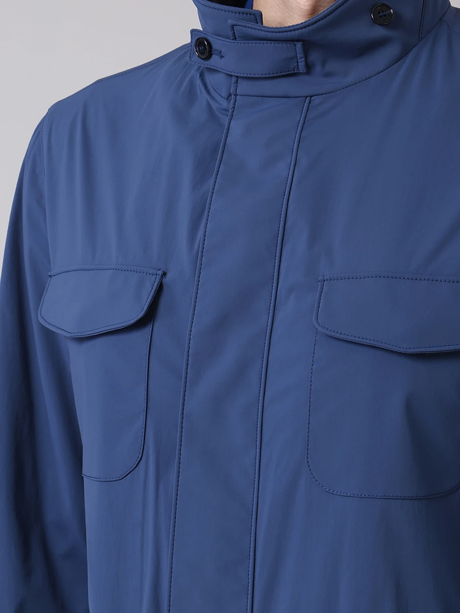 Легкая куртка в стиле милитари