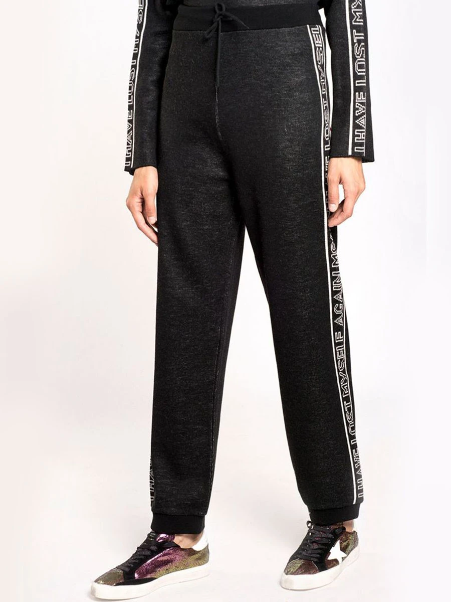 Брюки спортивные с лампасами