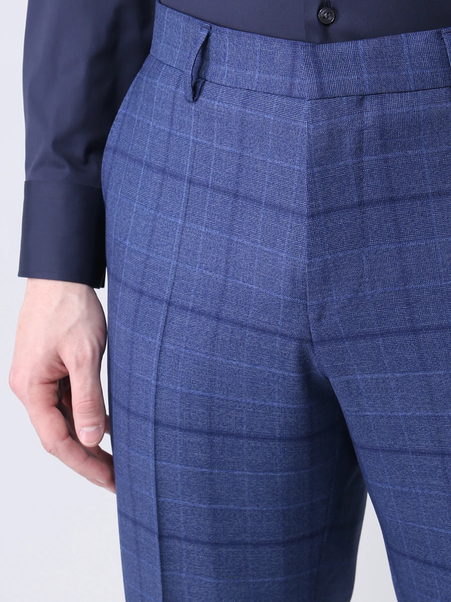 Костюм классический в клетку