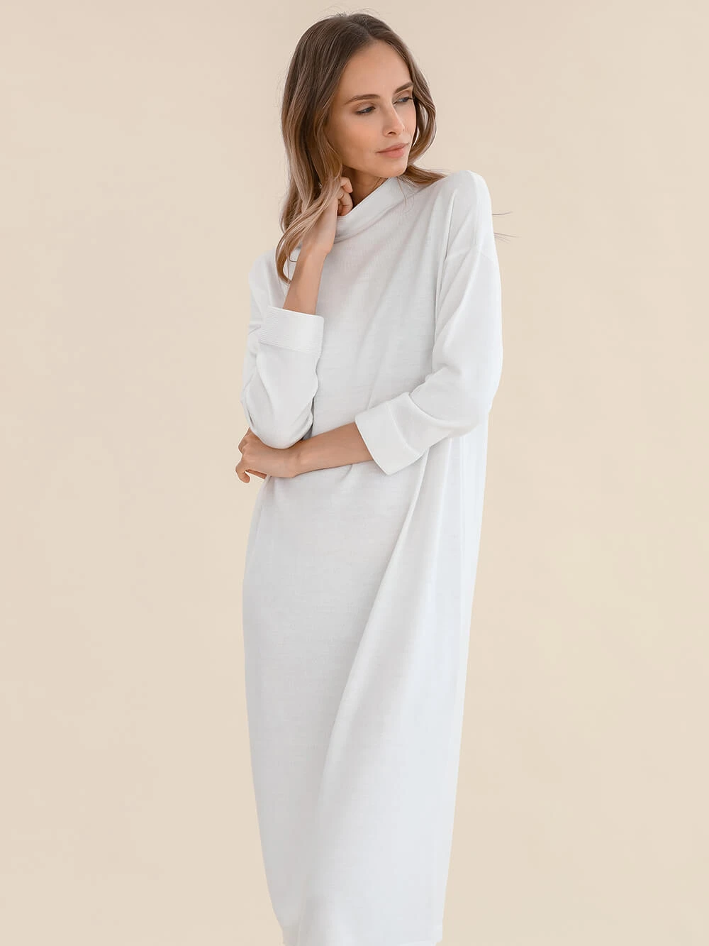 Платье шерстяное