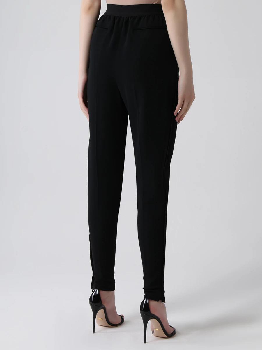 Брюки с защипами