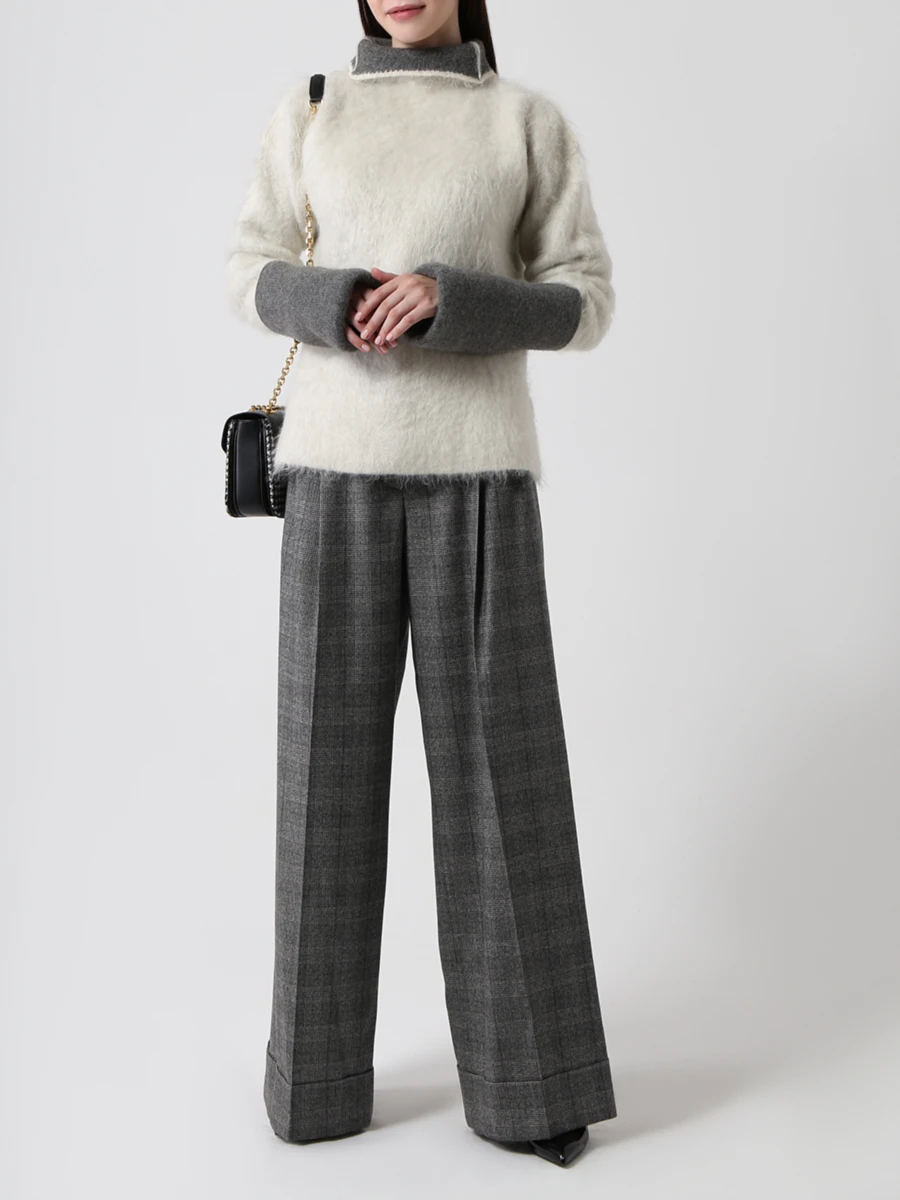 Свитер с воротом