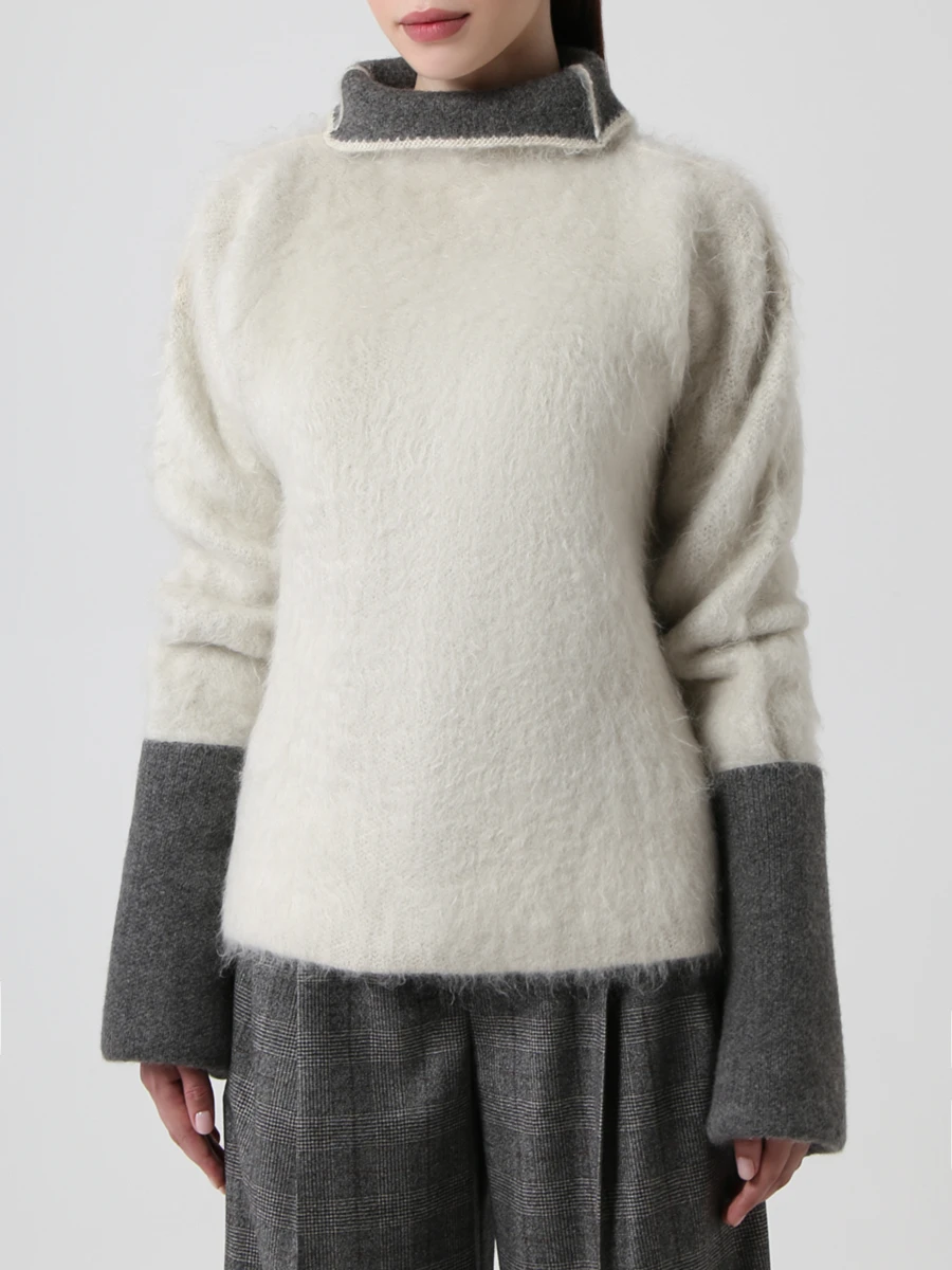 Свитер с воротом