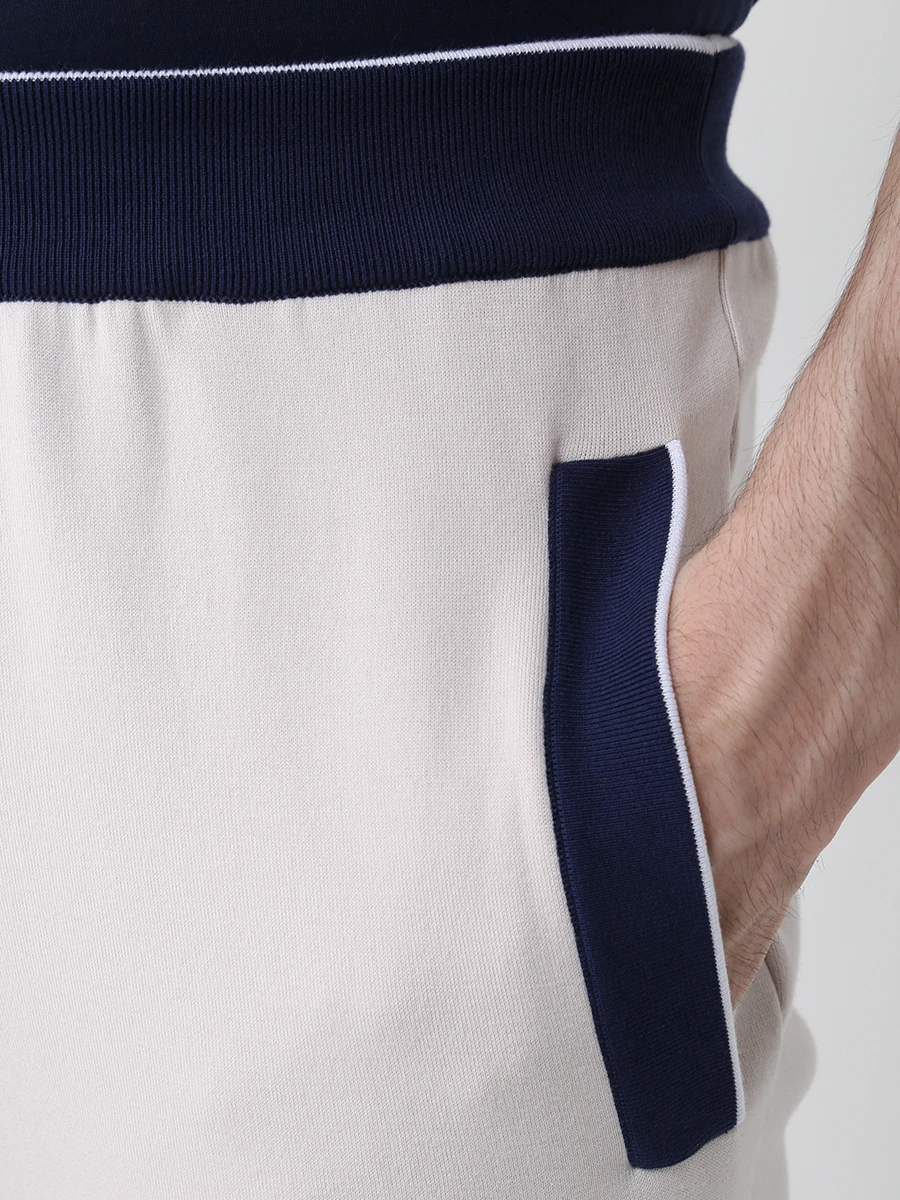 Костюм спортивный