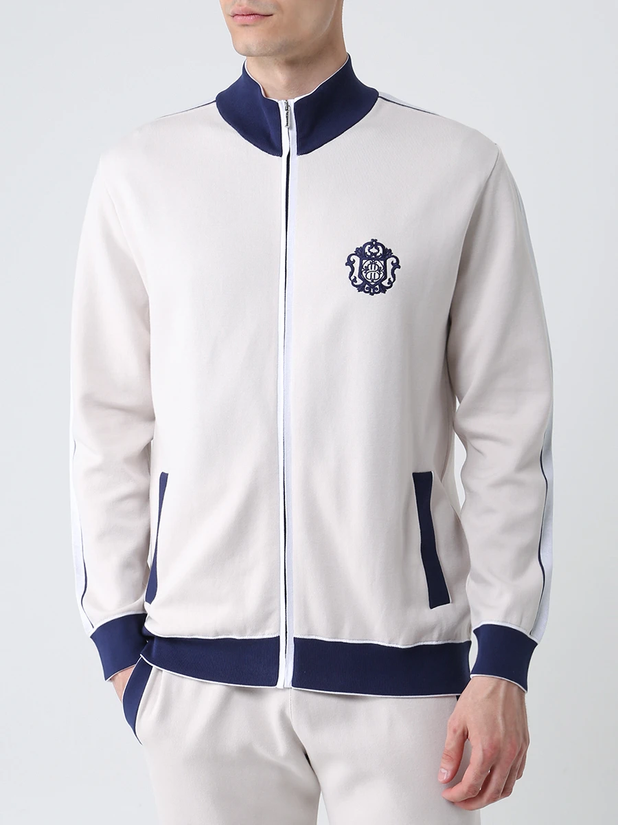 Костюм спортивный